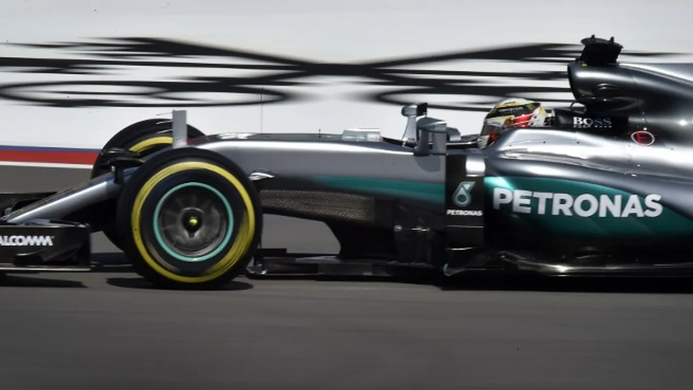 Hamilton mindenkit lenyomott