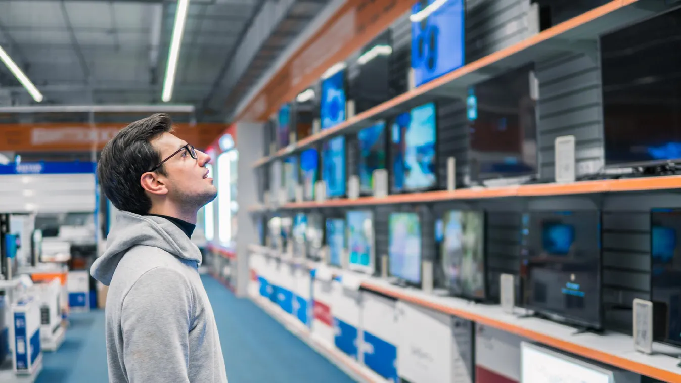 Jön a foci, megy a pénz