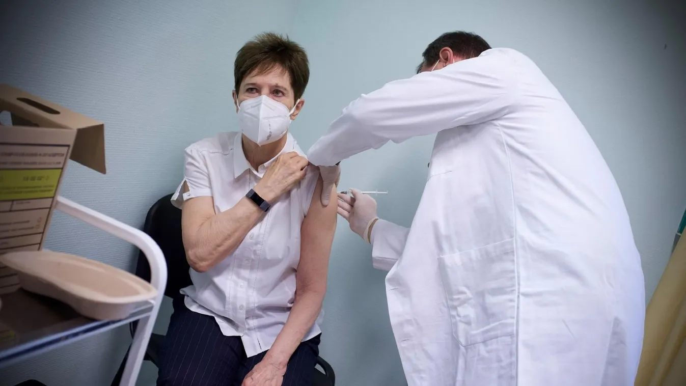 Kásler Miklós: Szlávik János a jelenlétemben adta be Magyarországon elsőként a koronavírus elleni vakcinát