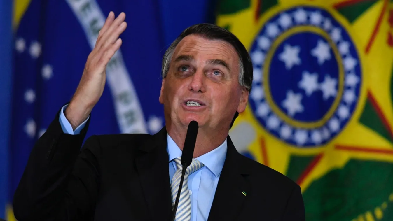 Félnapos műtéten van túl Jair Bolsonaro korábbi brazil elnök
