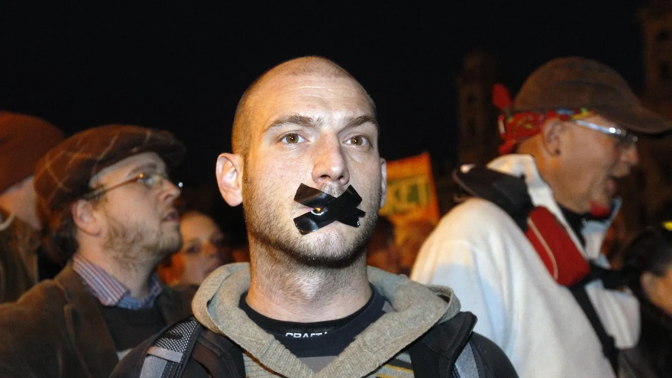 Sosem volt még ilyen népszerű a véleményterror