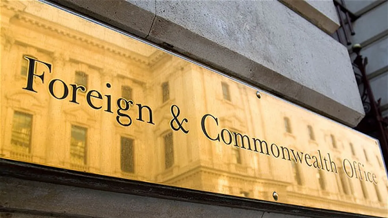 Vámpírokról és vegetáriánus virsliről nem tud tanáccsal szolgálni a külügy