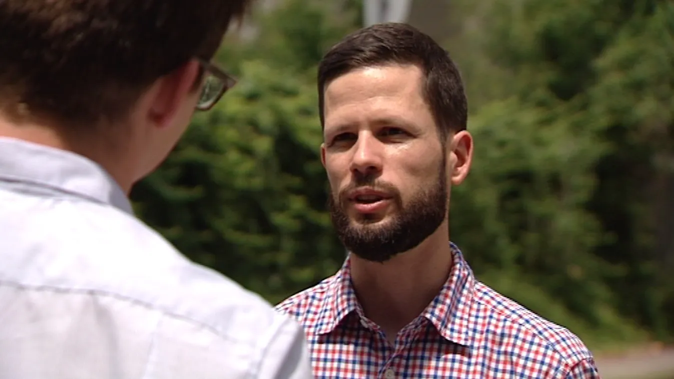 A Párbeszéd nem rest külföldi segítséget kérni