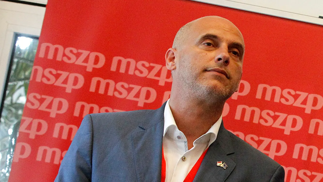 A Kanári-szigetekre költözött a szocialista politikus?