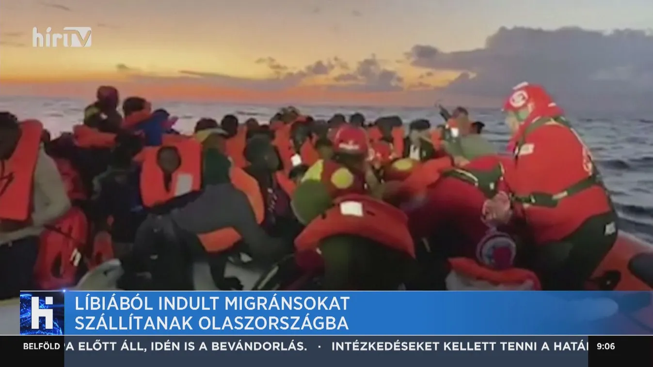 Líbiából indult migránsokat szállítanak Olaszországba