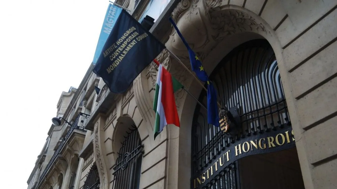 Töröltek egy Spiró-bemutatót, hazánkat gyalázva reklámozták