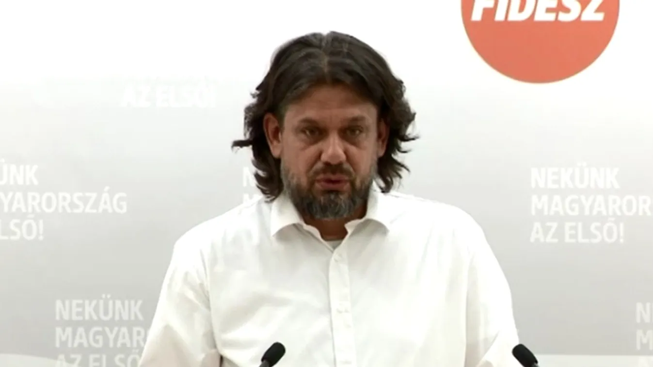 Deutsch: Név nélküli migráns bankkártyát találtak Hassan F.-nél