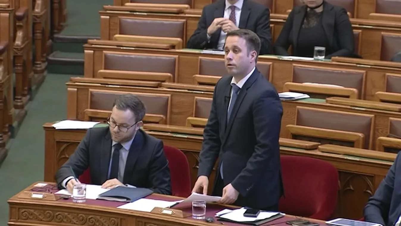 Dömötör: Nincs olyan fiók Brüsszelben, ahol ne lapulna egy bevándorlást támogató terv