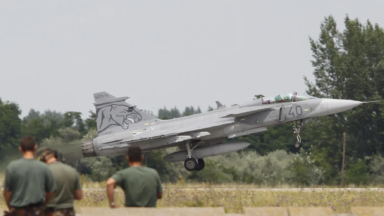 Riasztották a Magyar Honvédség Gripenjeit
