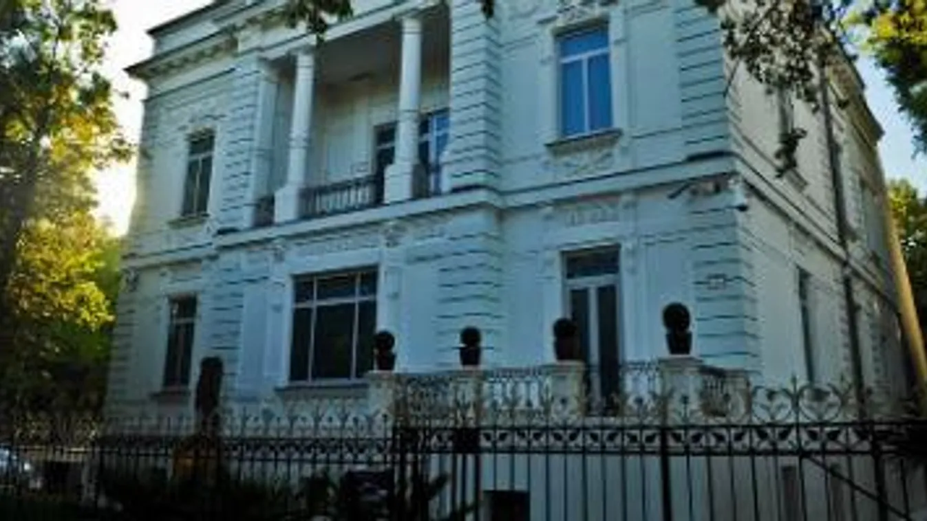 Áron alul adták el az egyik legértékesebb Andrássy úti villát