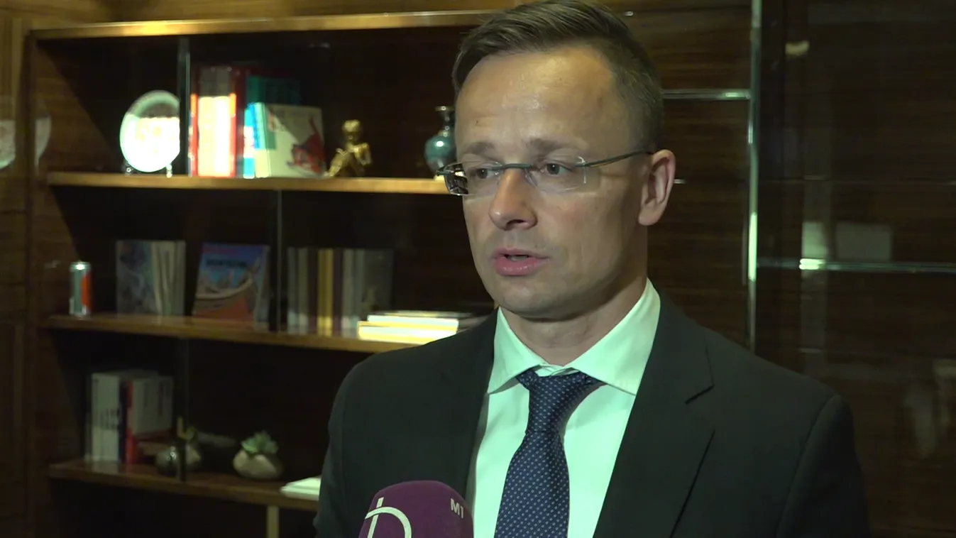 Szijjártó Péter: A nyelvtörvény elfogadhatatlan, de van remény