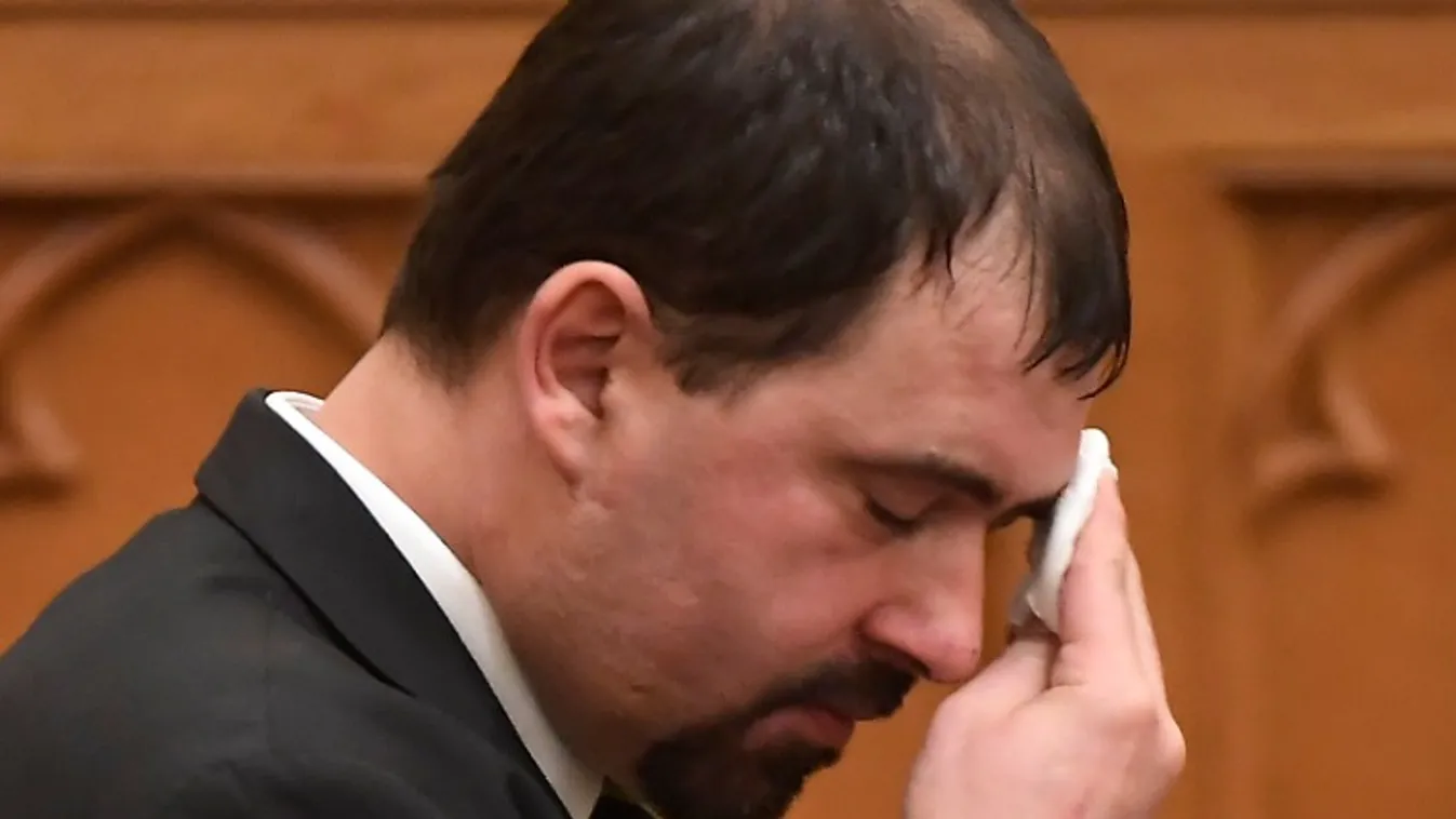 Az MSZP és a DK szerint Szávaynak távoznia kell