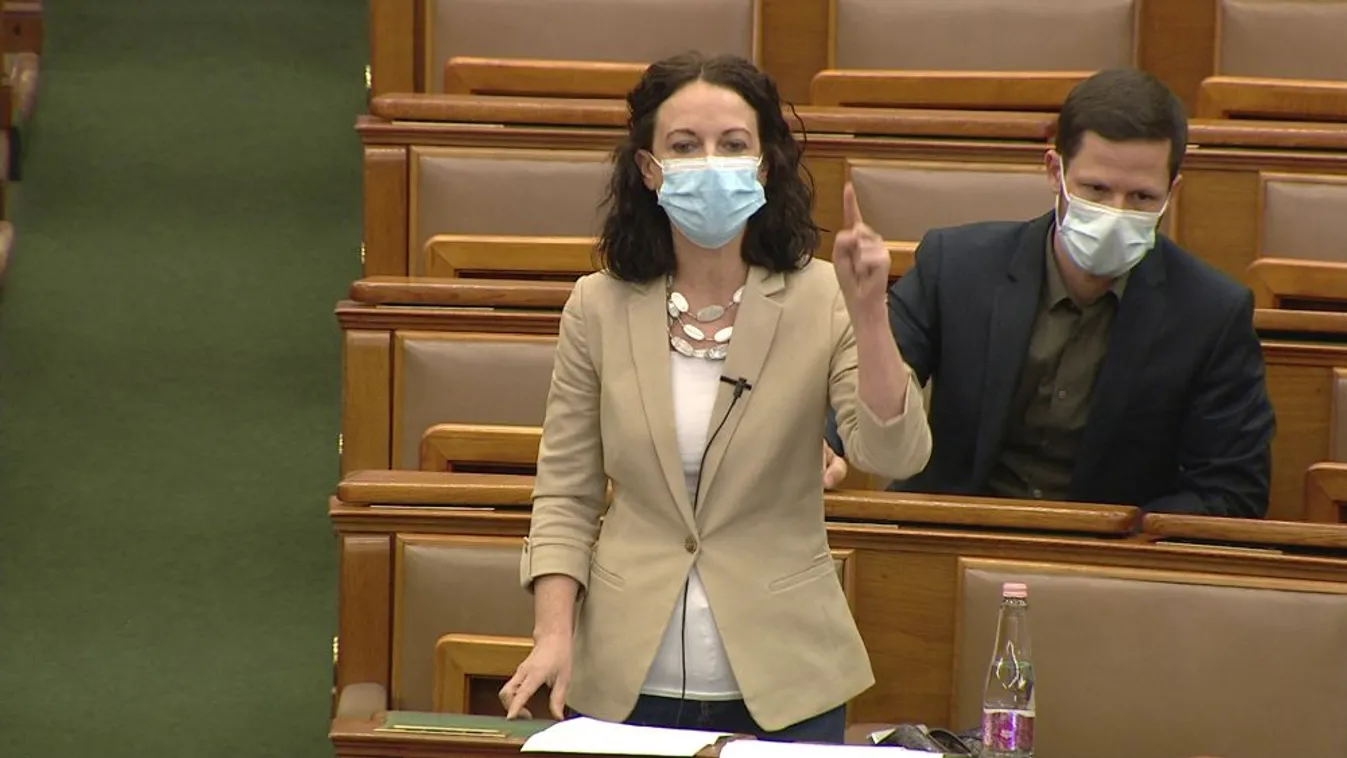 Így reagált Orbán Viktor a halálozási adatok számháborújára