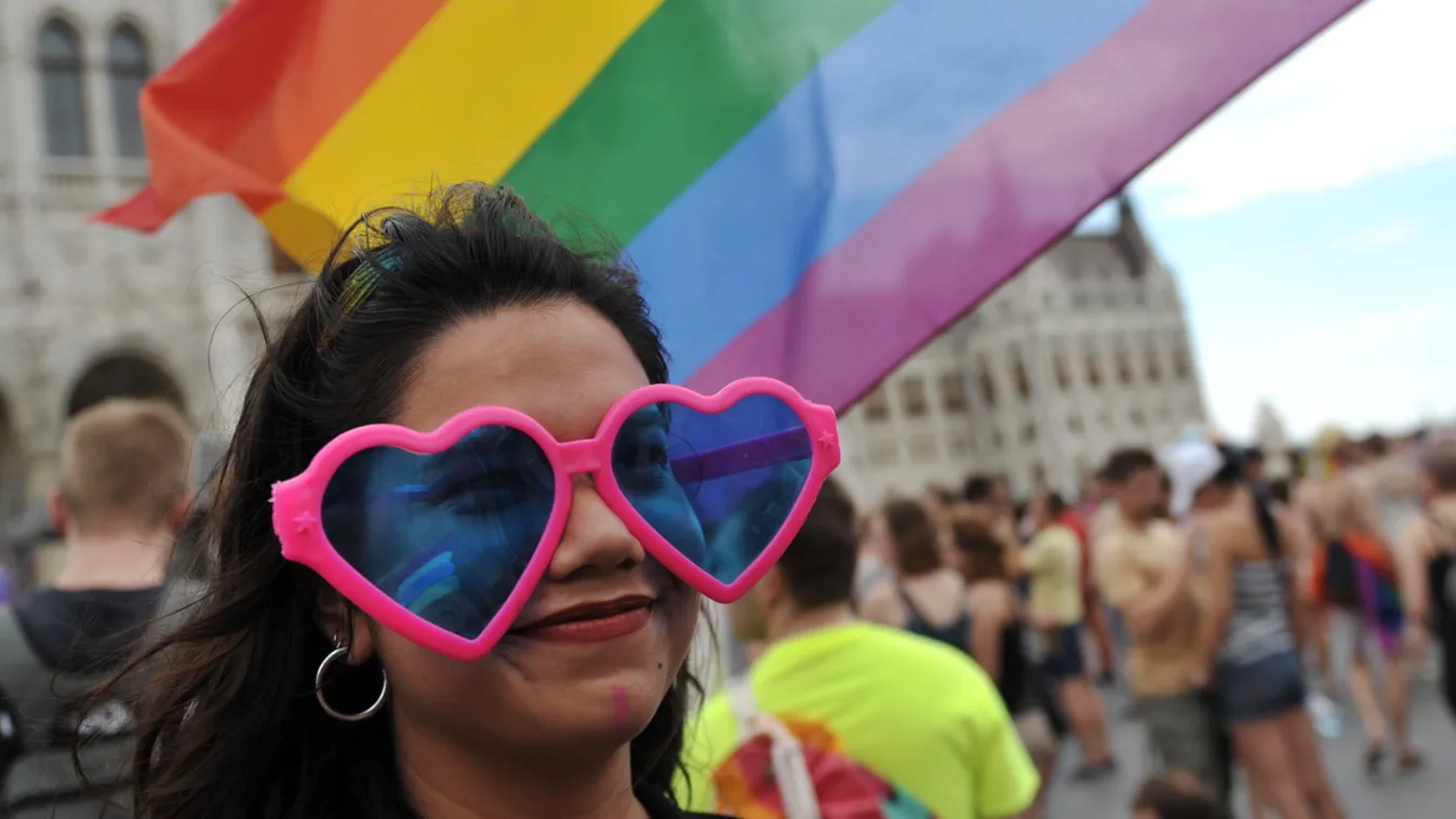 A vélt többség nevében