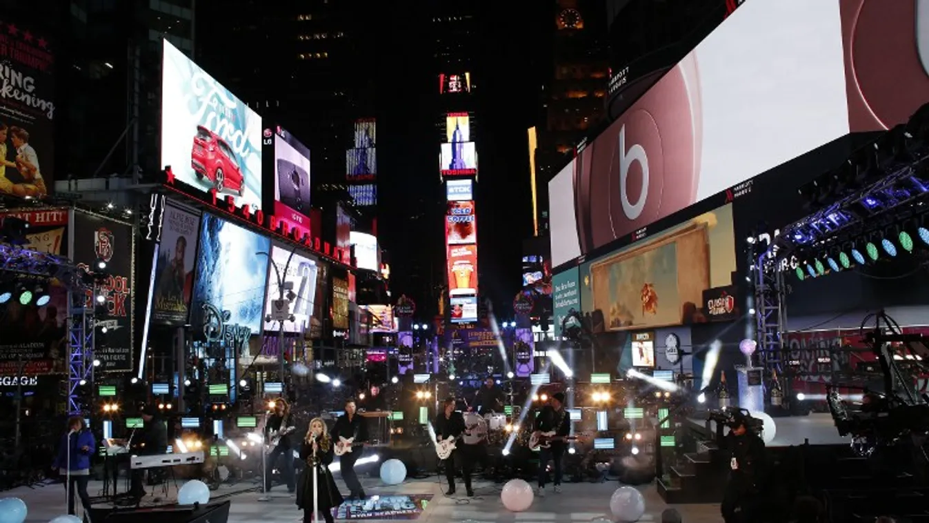 Egymillióan izgulták végig a kristálygömb leeresztését