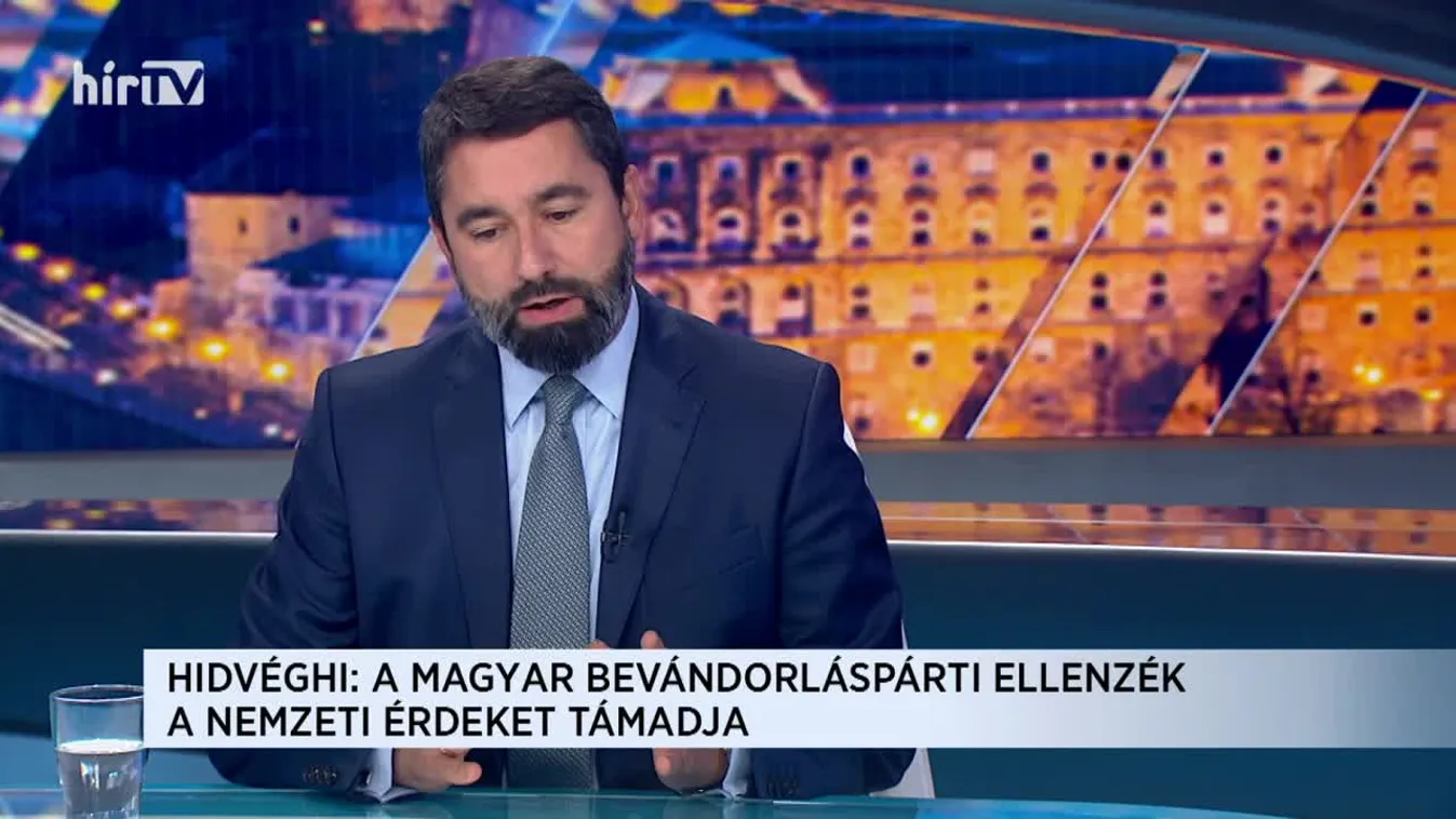 Hidvéghi Balázs: A meghallgatáson politikai hadjáratot folytattak Várhelyi ellen