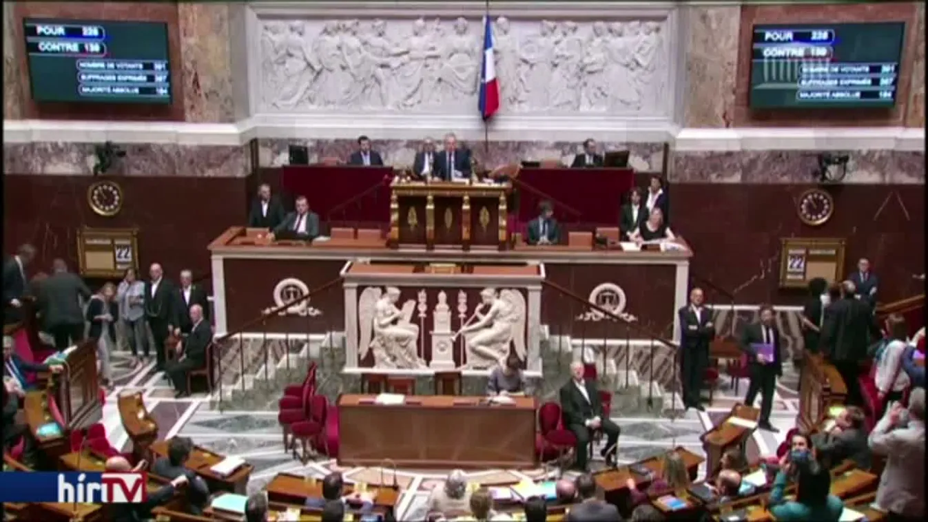 Bevándorlás: a francia alsóház rábólintott a szigorításra