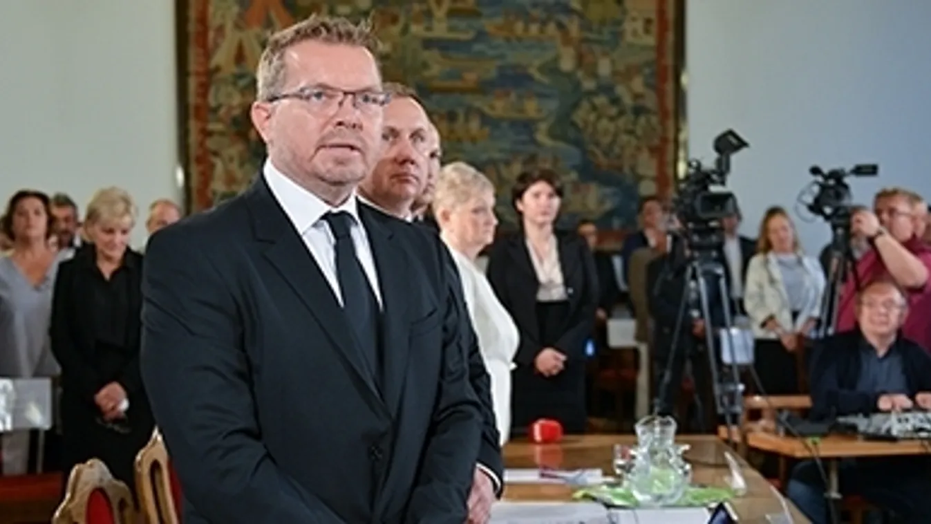 Feloszlathatja magát a mohácsi képviselő-testület, legkésőbb ősszel időközi választás következhet