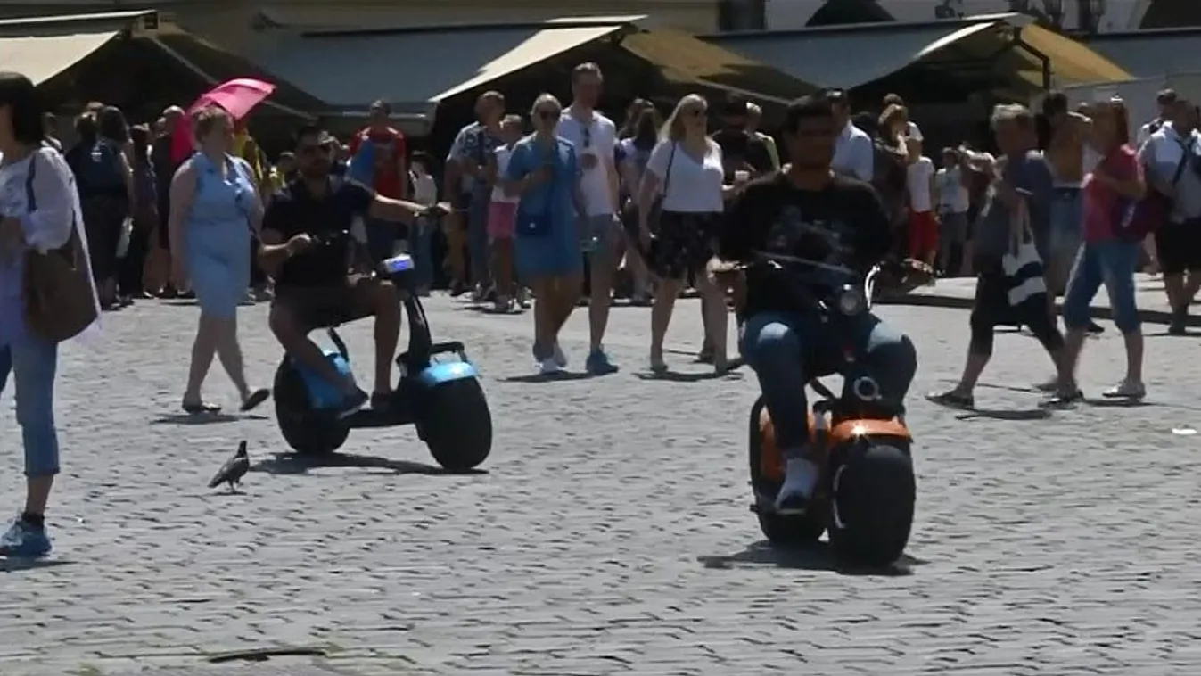 Csak gyalog lehetne közlekedni a történelmi negyedben