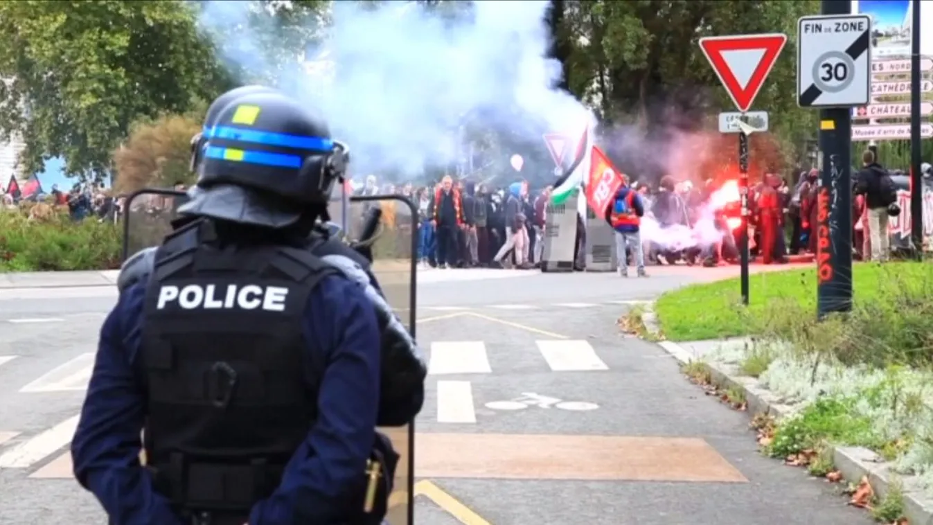 Sztrájkolnak a közalkalmazottak Franciaországban