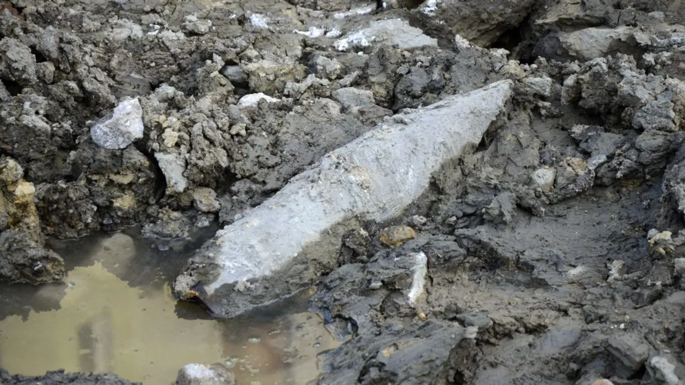 Aknavető gránát miatt lezárják a Hungária körutat