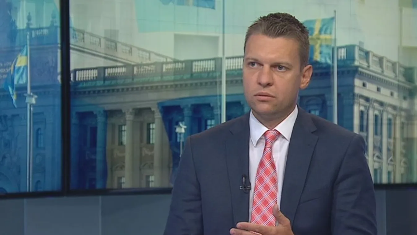 Menczer: Nem szabad egyenlőségjelet tenni