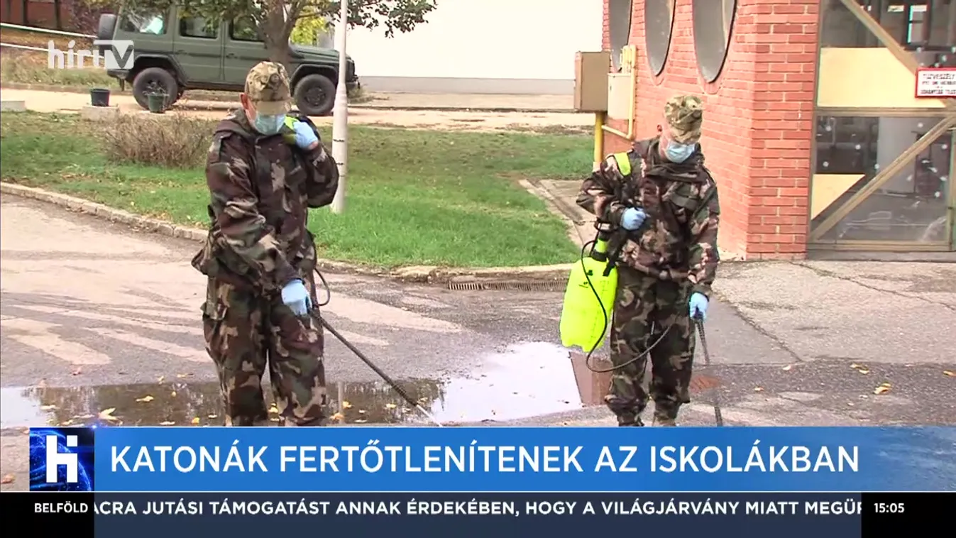 Katonák fertőtlenítenek az iskolákban