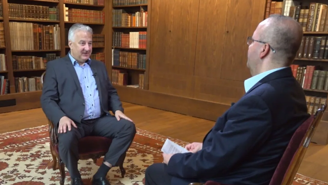 Április 28-án hazánkba látogat Ferenc pápa – Semjén Zsolttal beszélgettünk