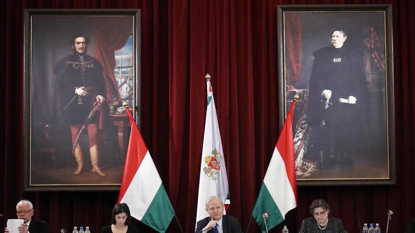 Az államhoz kerül a Bálna