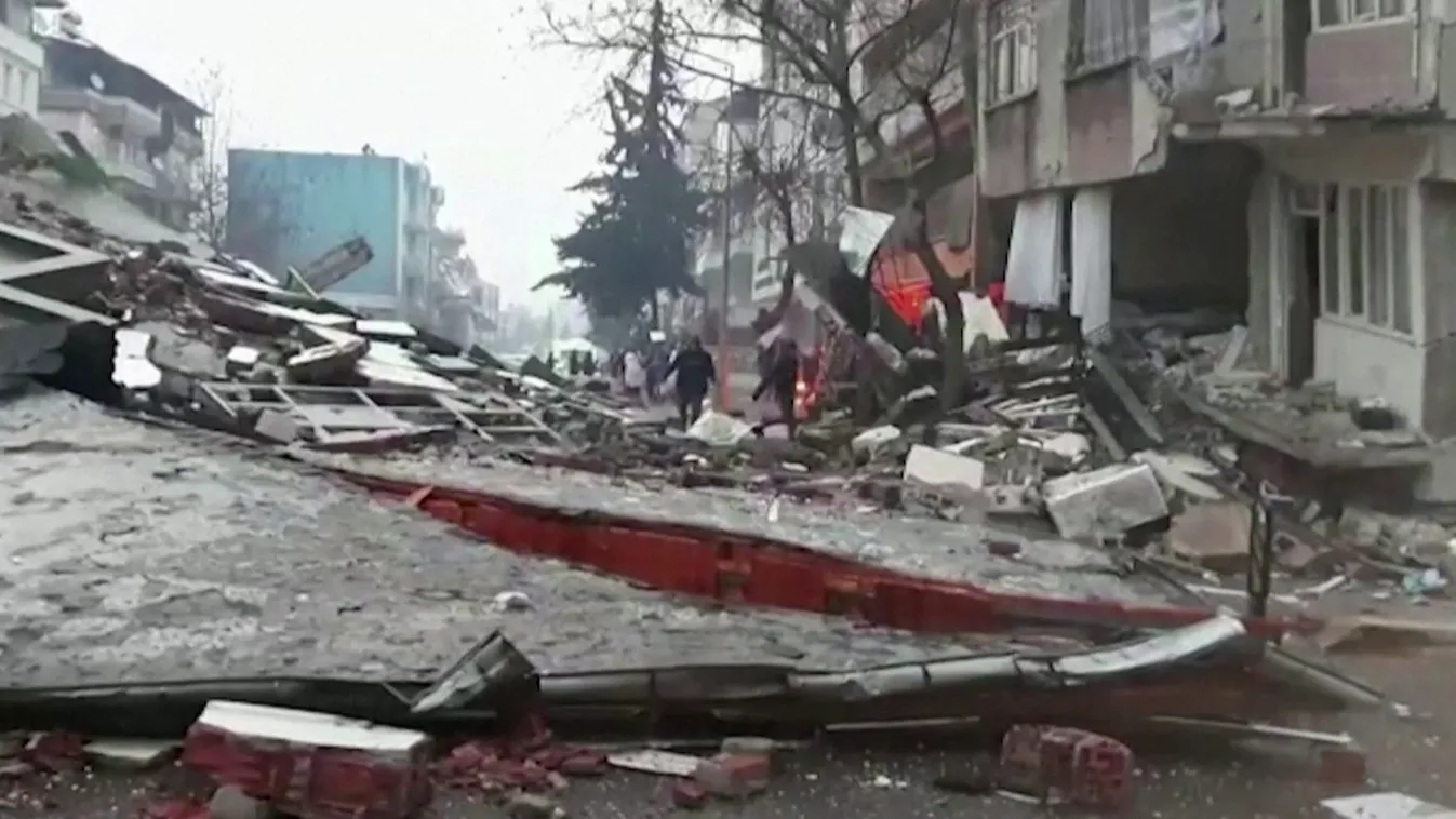 Sorra ajánlanak segítséget Ankarának a világ országai