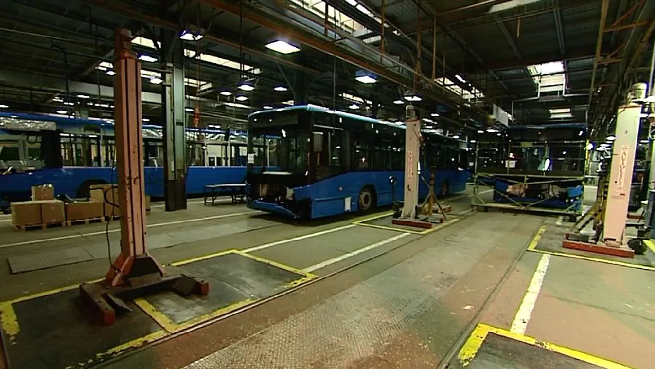 Kiskapuzik a Volánbusz, Matolcsy unokatestvére a kedvezményezett