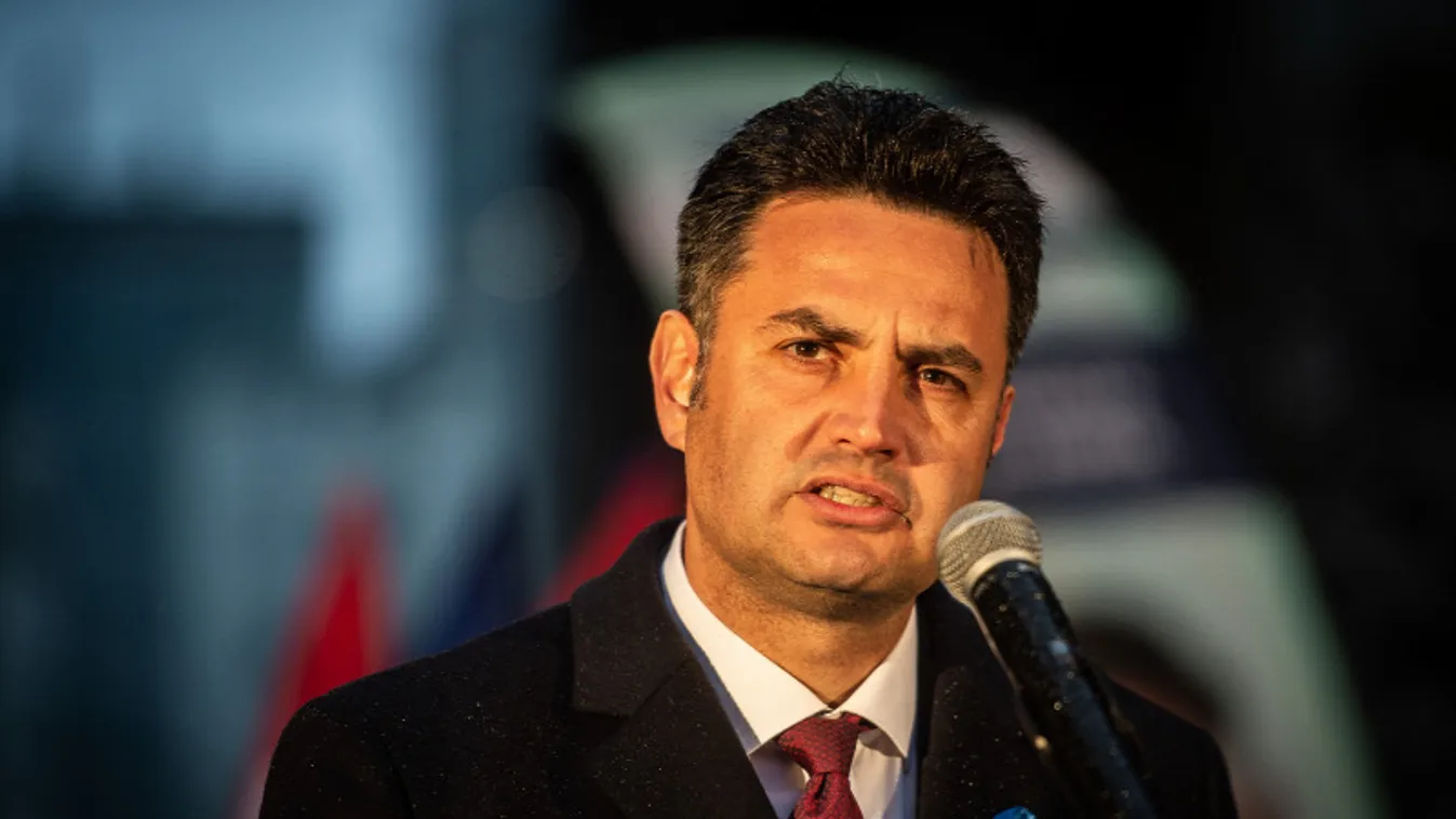 Itt az egymilliárdos kérdés a dollárbaloldal kapcsán + videó