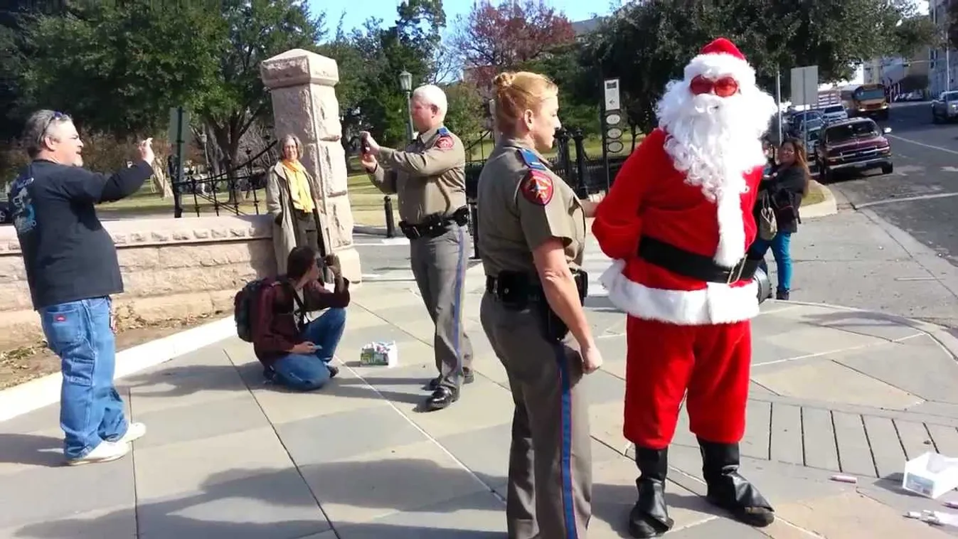 Feljelentették a Télapót Németországban