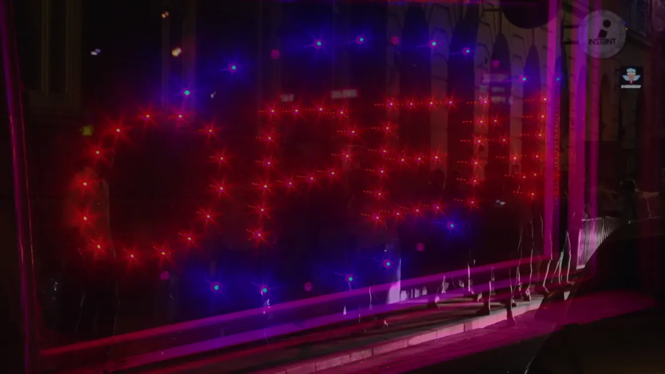 Riasztás: Hogyan lesz illemhely a zsinagóga falából vagy ugrálóvár egy autó tetejéből?