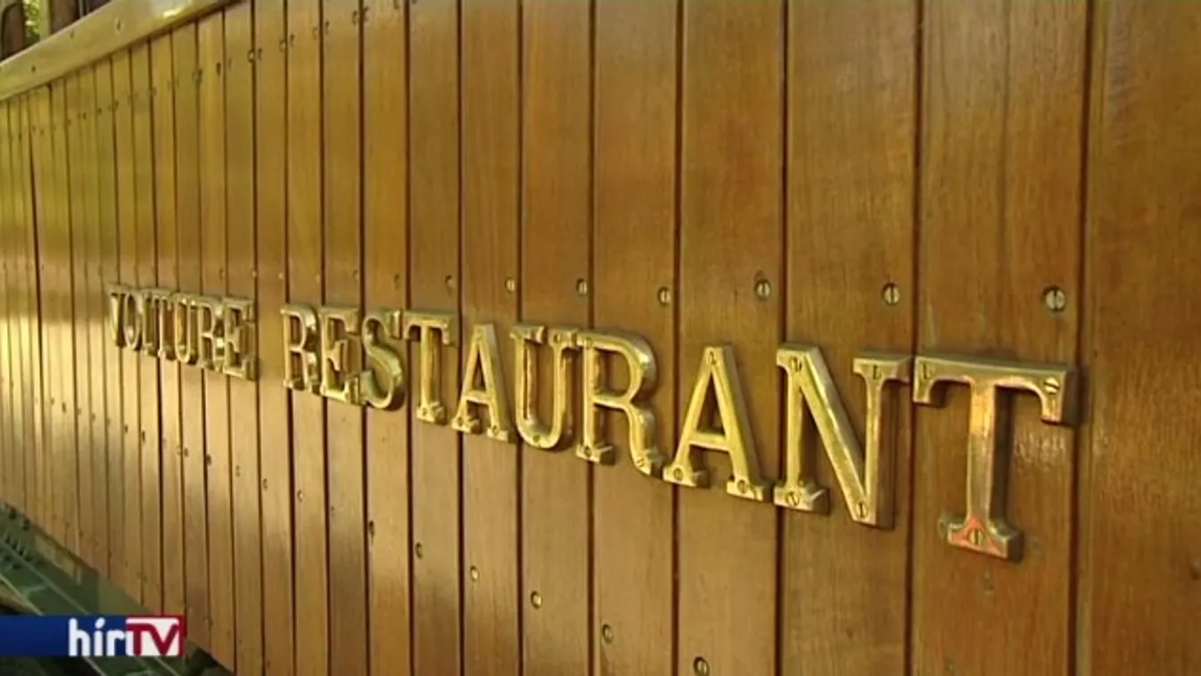 Különleges étkezőkocsiban kóstolhatták a luxuskategóriás ételeket