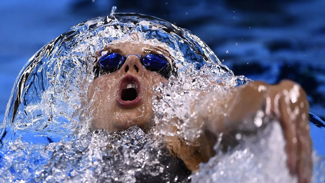 Hosszú javított, Cseh odaverte Phelpst