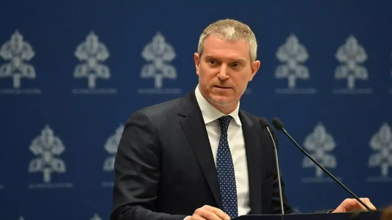 Szentszéki szóvivő: május 7-én kezdődik a pápaválasztó konklávé