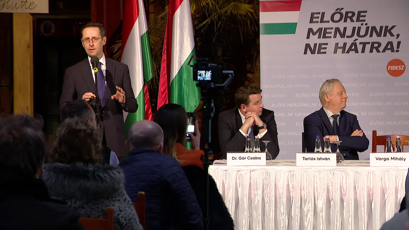 Varga Mihály: Magyarországnak ki kell maradnia a háborúból