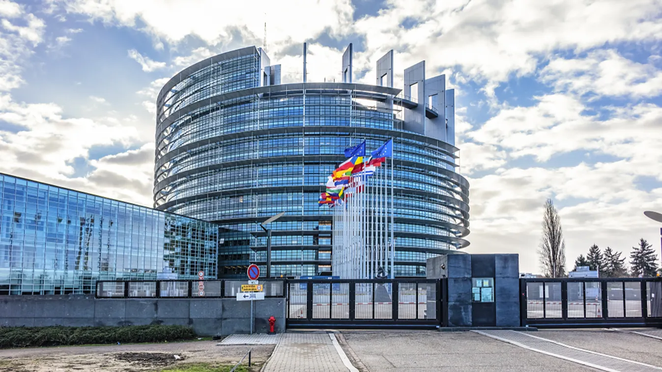 Helye van a modern európai demokráciában a keresztény vallás védelmének