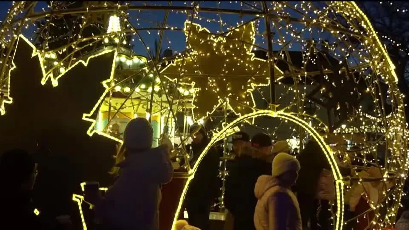 Magyarország egyik leghangulatosabb karácsonyi vására várja a látogatókat Egerben + videó