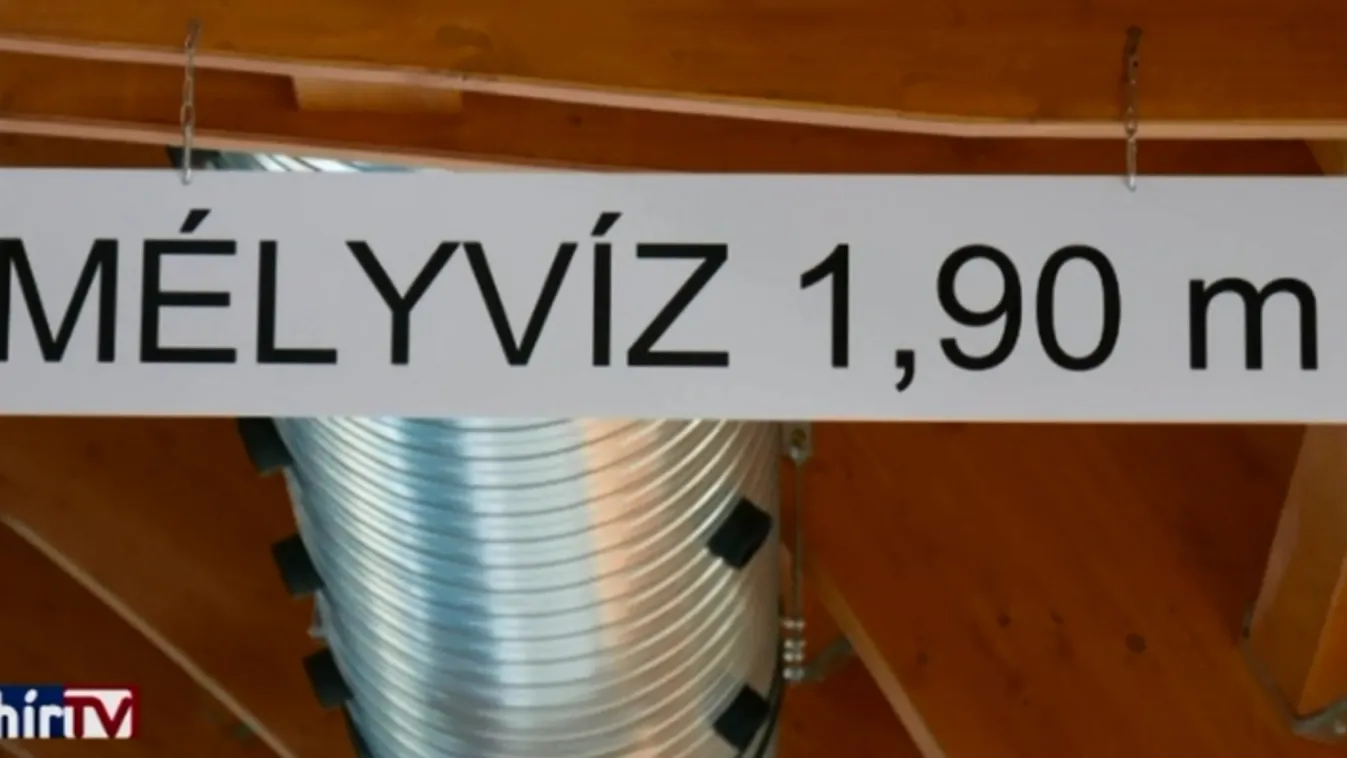 Hiába van kész az uszoda, használni nem lehet