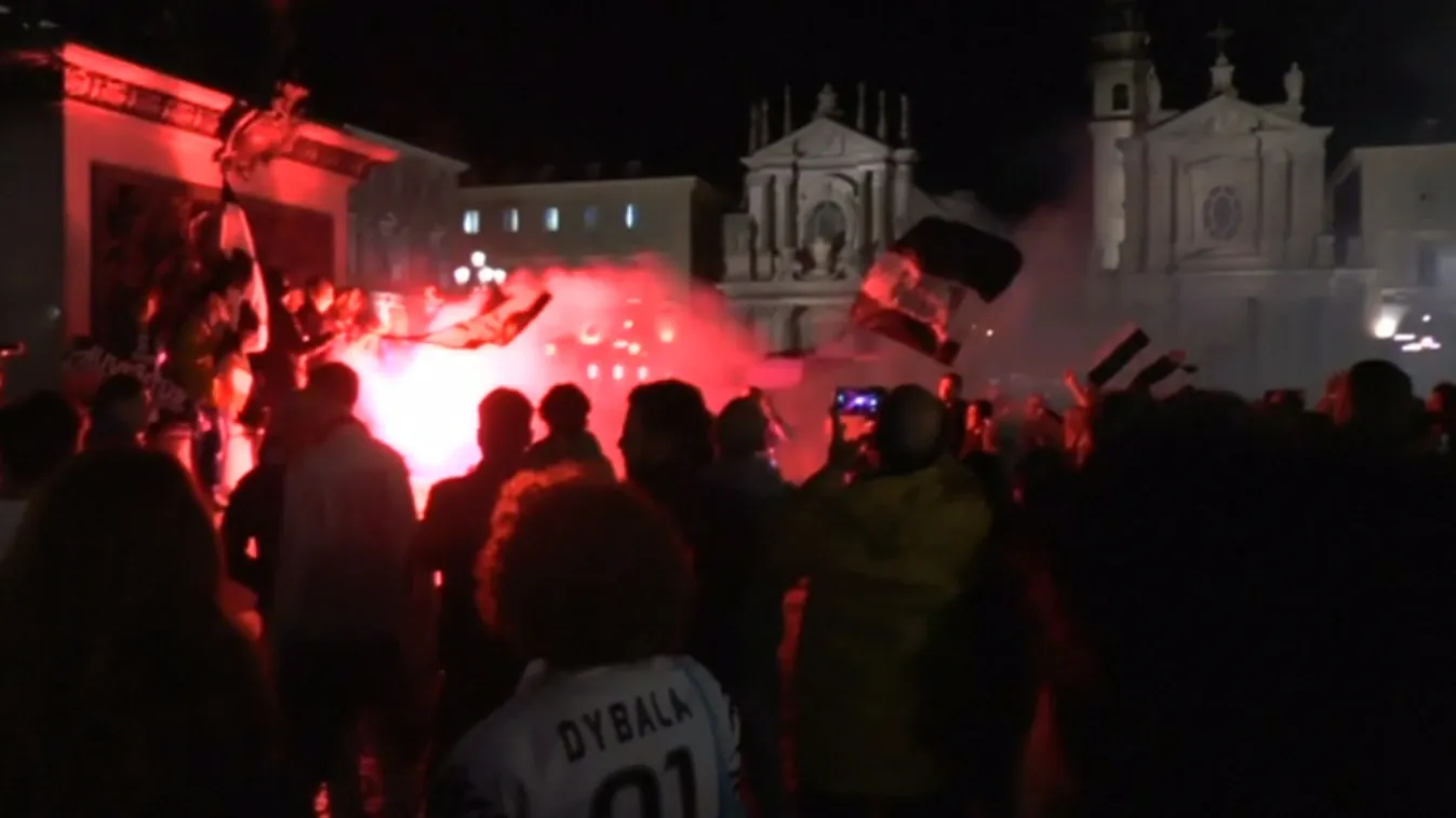 Fieszta hangulat Torinó utcáin