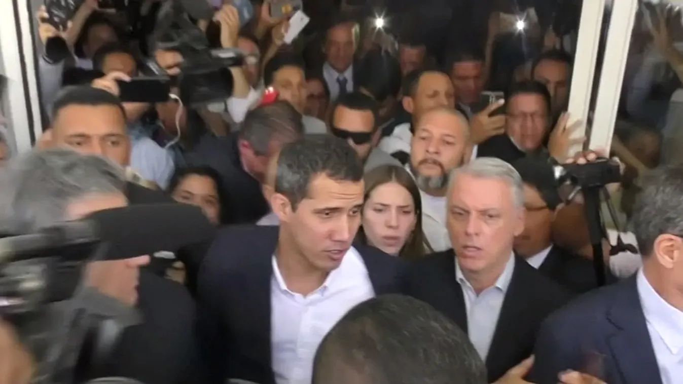 A kormány fenyegetés ellenére hazatért Venezuelába az ellenzék vezetője