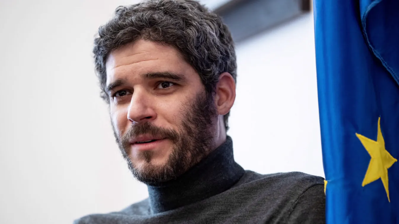 Már a cég bejegyzése előtt százmilliókat utalhatott az ellenzéknek az amerikai Action for Democracy