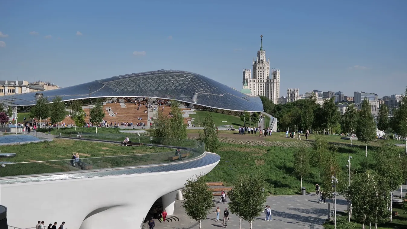 Háború idején is pezseg az élet Moszkvában