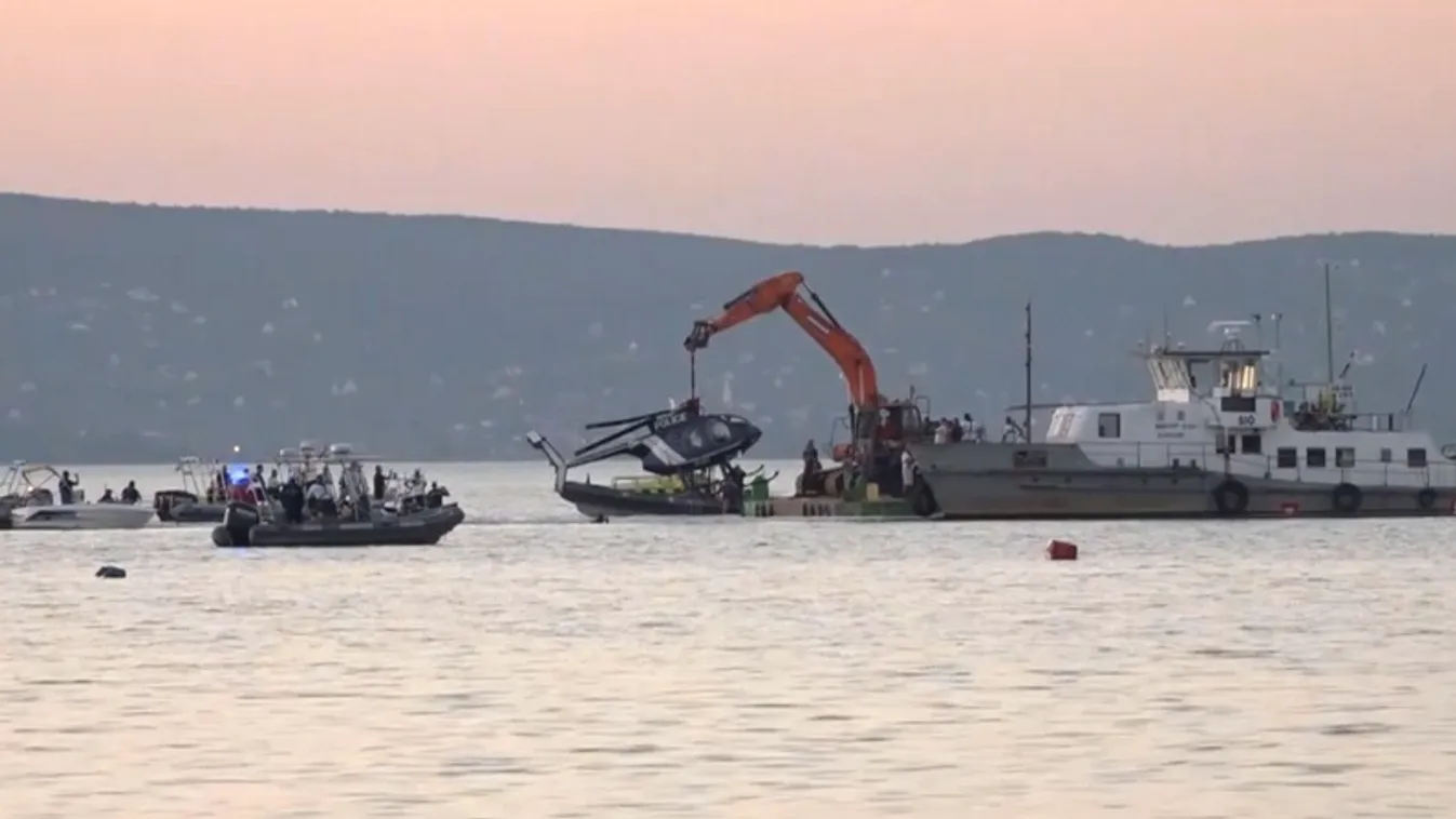 A Balatonba zuhant a rendőrség egyik helikoptere tegnap délután