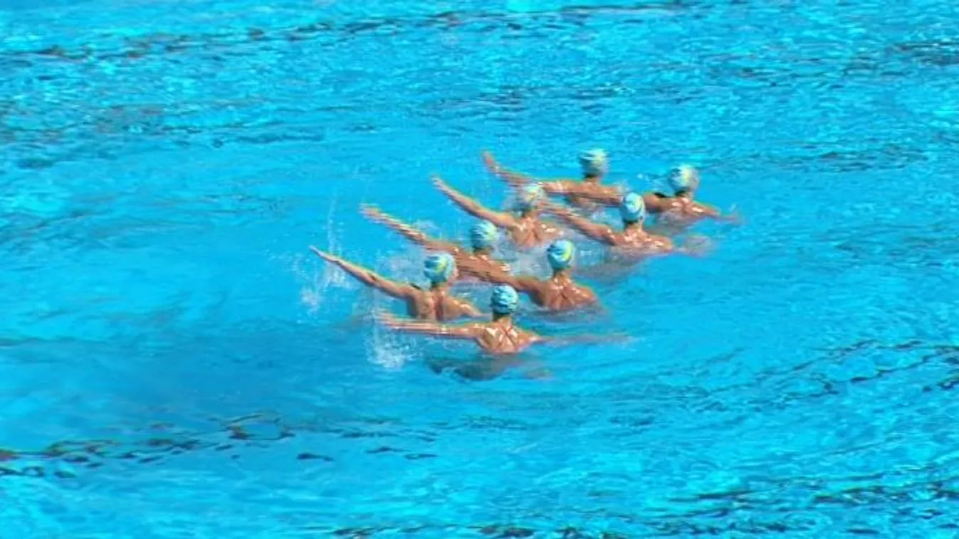 Szinkronúszással kezdődik a vb