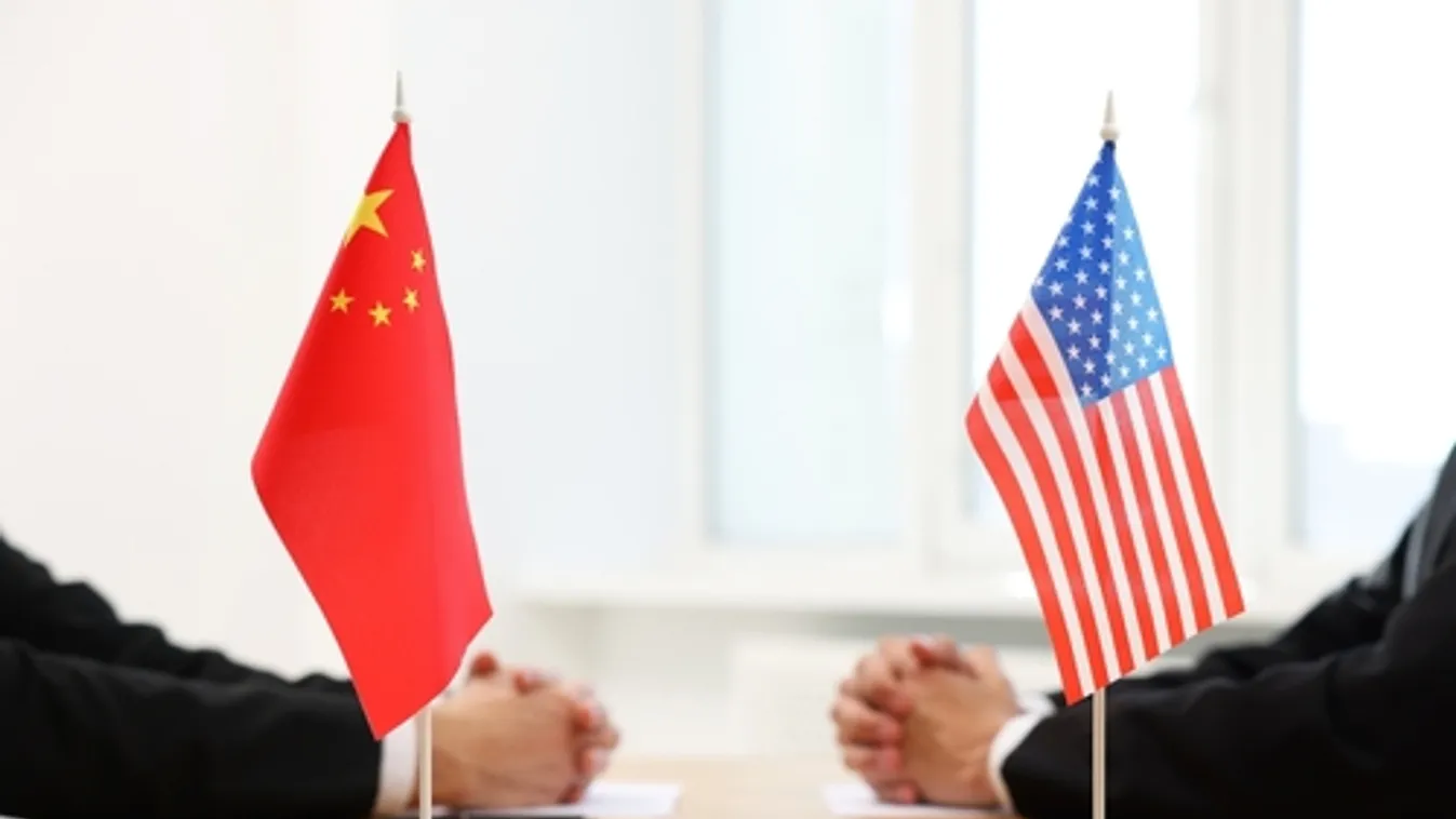 Kínai külügyminiszter-helyettes: Peking nem fél a kereskedelmi háborútól, de nem is akarja azt