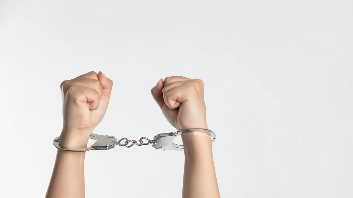 Vádat emeltek a csomagtartóban holtan talált kisfiú ügyében