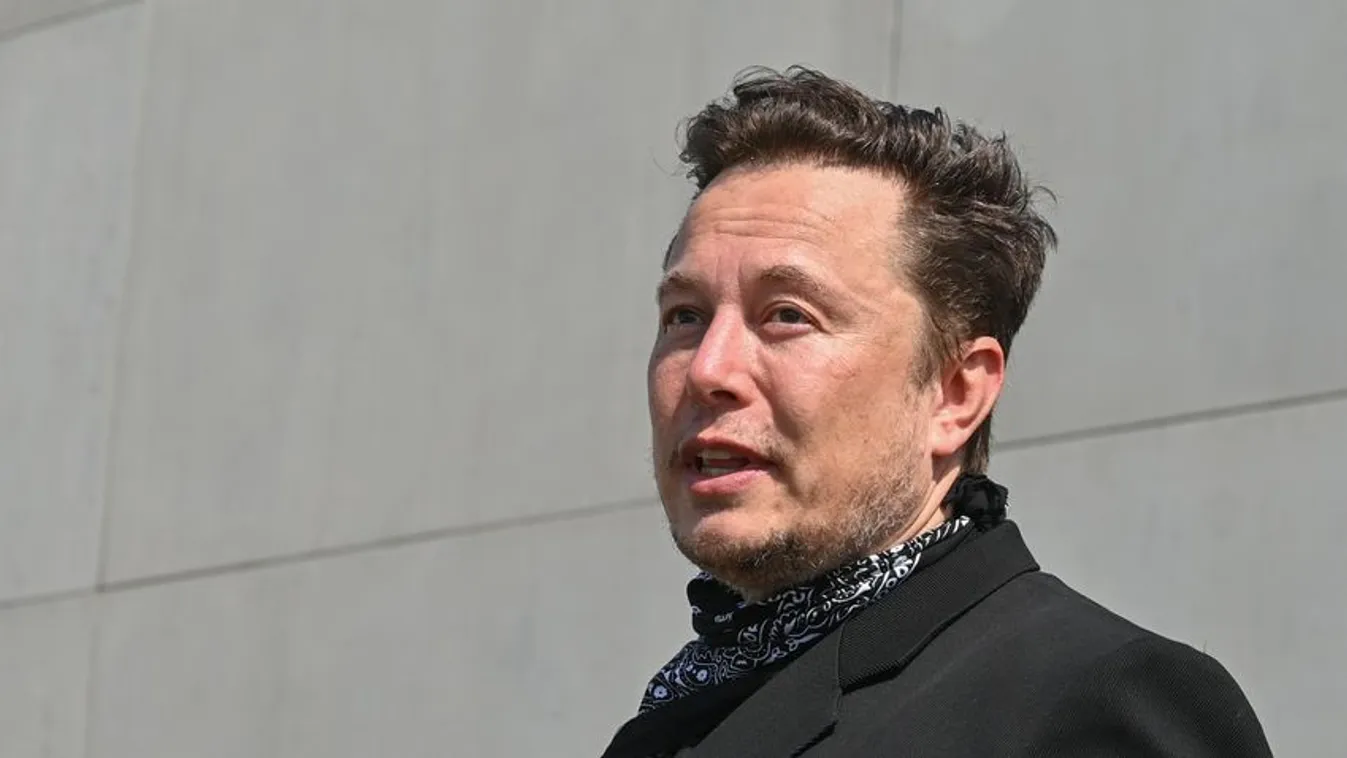 Elon Musk a világ leggazdagabb embere a Forbes szerint